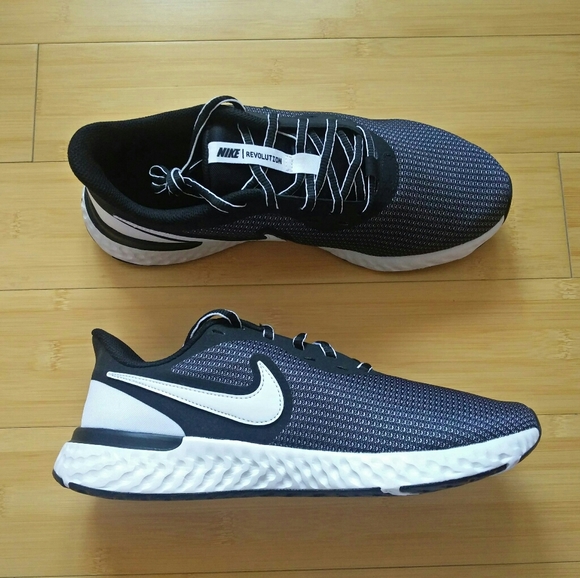 -NEW- Men's Nike Revolution 5 EXT Sneakers 10 - Picture 10 of 16